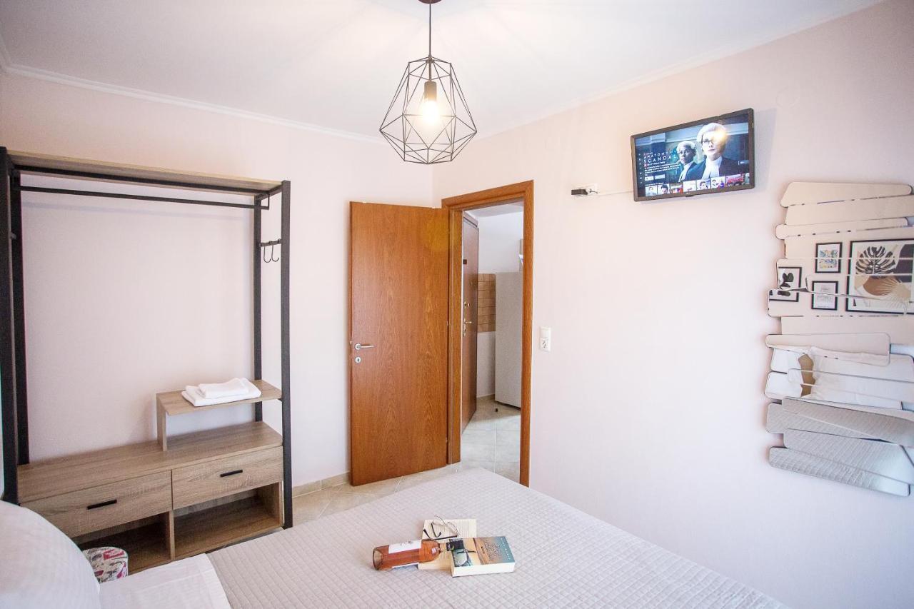 Konstantina & Evgenia Deluxe Apartment Неа-Перамос Екстер'єр фото