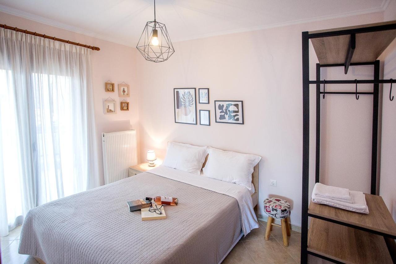 Konstantina & Evgenia Deluxe Apartment Неа-Перамос Екстер'єр фото
