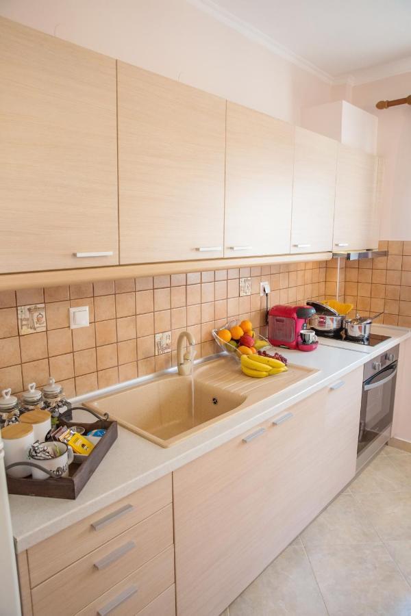 Konstantina & Evgenia Deluxe Apartment Неа-Перамос Екстер'єр фото
